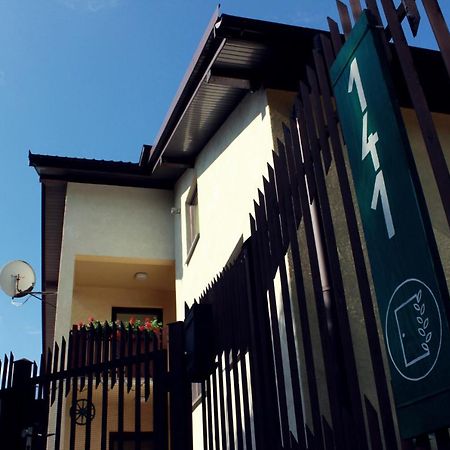 Zielone Drzwi Apartment Starachowice Exterior foto