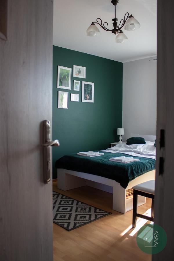 Zielone Drzwi Apartment Starachowice Exterior foto